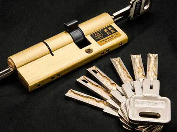 小金24小时上门开锁公司