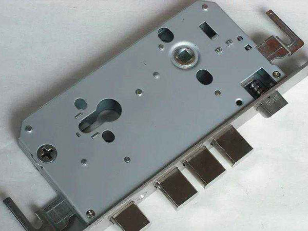 小金24小时上门开锁公司